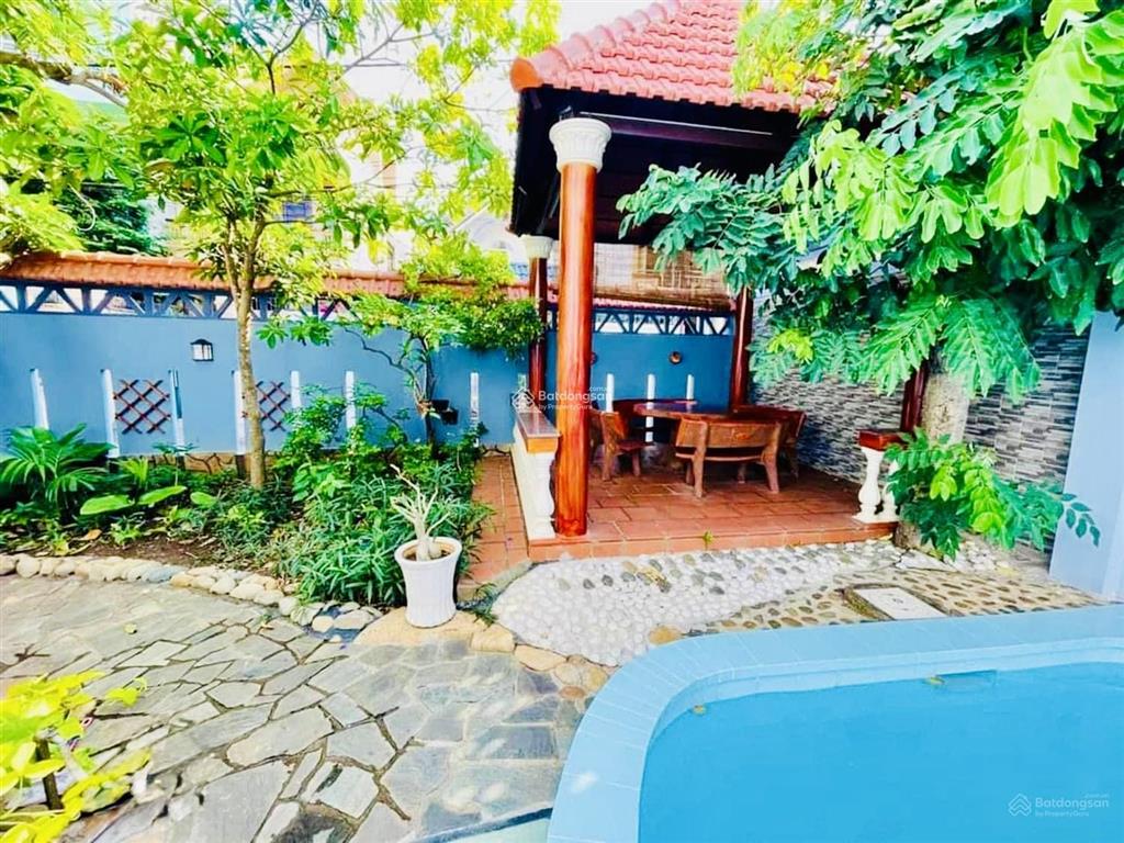 Bán biệt thự võ thị sáu, p2, vũng tàu, 340m2, 1 trệt, 1 lầu hồ bơi sân vườn rộng, giá chỉ 25 tỷ tl