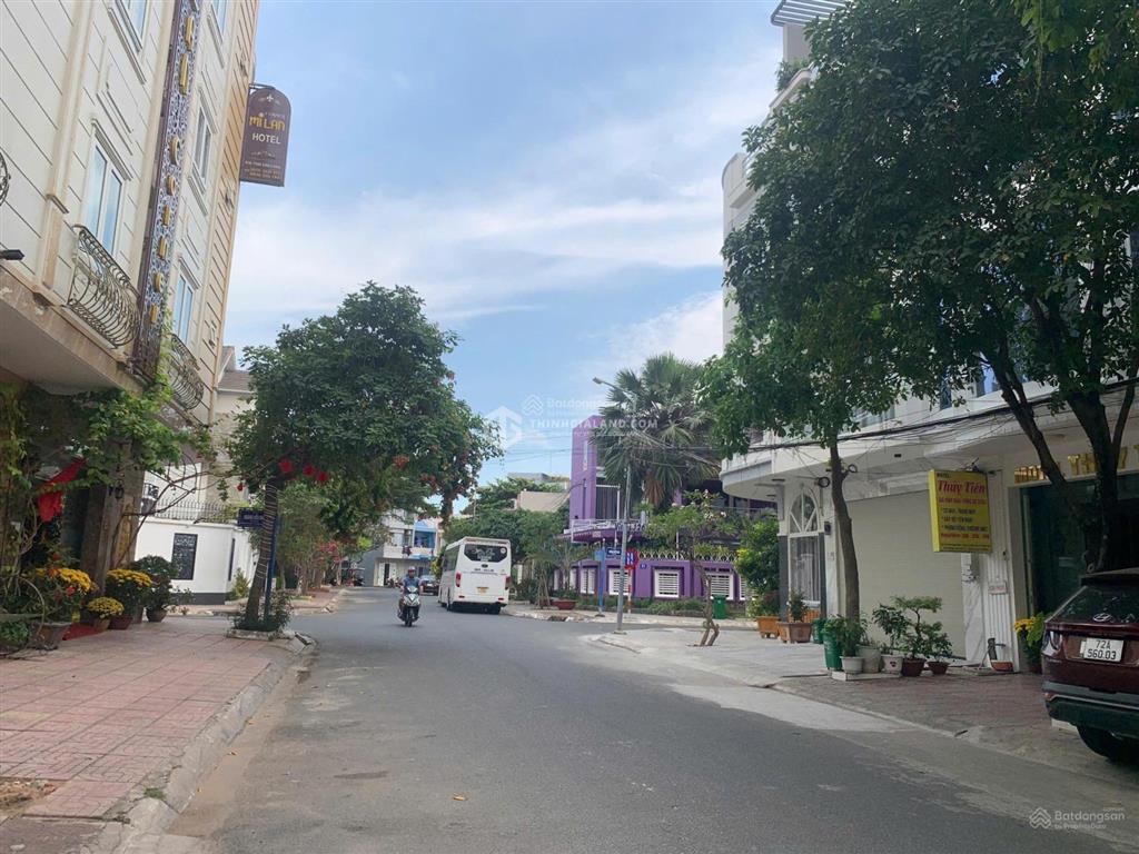 Bán biệt thự võ thị sáu, p2, vũng tàu, 340m2, 1 trệt, 1 lầu hồ bơi sân vườn rộng, giá chỉ 25 tỷ tl
