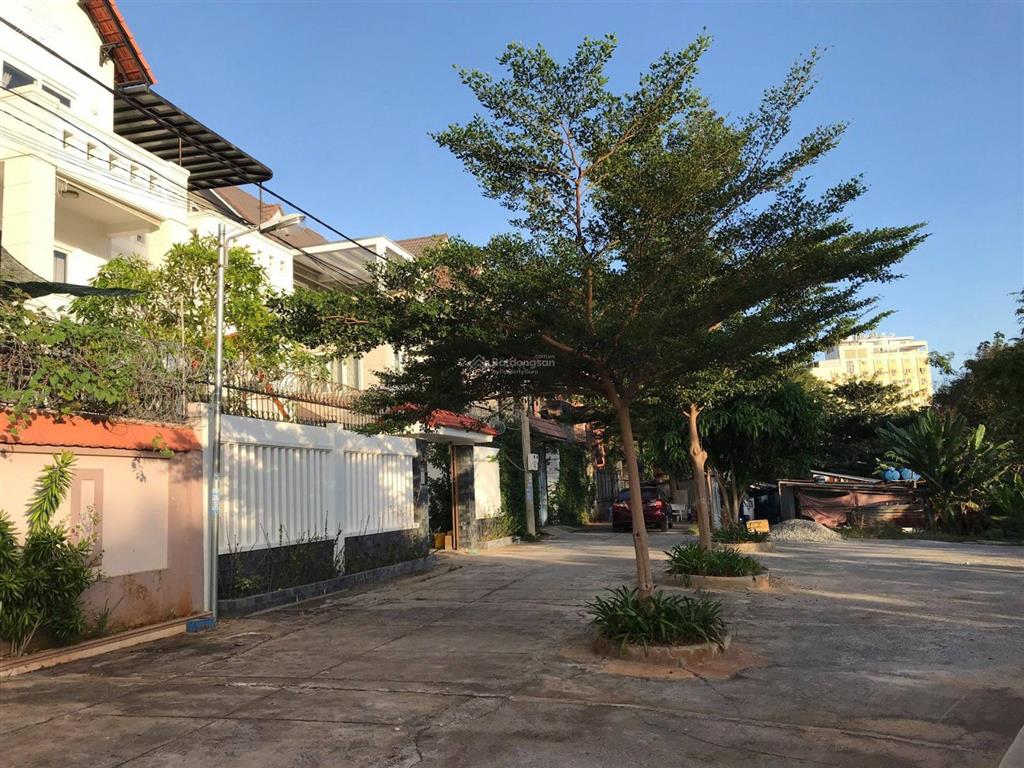 Chính chủ bán biệt thự biển phương nam 19.5 tỷ phường 8 vũng tàu dt 192.5m2 cách biển 300m đi bộ