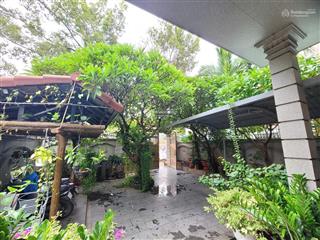 Bán biệt thự biển mặt tiền võ thị sáu vũng tàu 300m2  cách biển 300m  phù hợp xây khách sạn