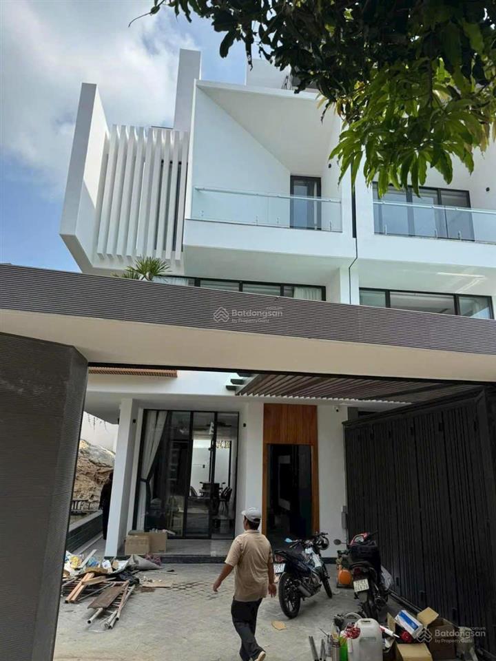 Bán biệt thự biển dt 336m2 giá chỉ 25 tỷ  phan chu trinh, phường 2, vũng tàu  sổ hồng riêng