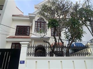 Bán biệt thự nghỉ dưỡng cách biển 700m  dt 162m2 giá chỉ 15.5 tỷ  p2 vũng tàu gần hồ, công viên