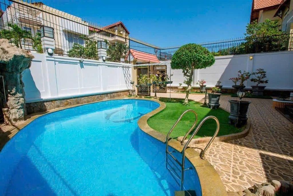Bán biệt thự biển vip đồi ngọc tước, bãi sau tp vũng tàu, dt 355m2 hồ bơi sân vườn  giá chỉ 36 tỷ