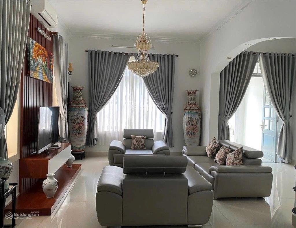 Bán biệt thự biển vip đồi ngọc tước, bãi sau tp vũng tàu, dt 355m2 hồ bơi sân vườn  giá chỉ 36 tỷ