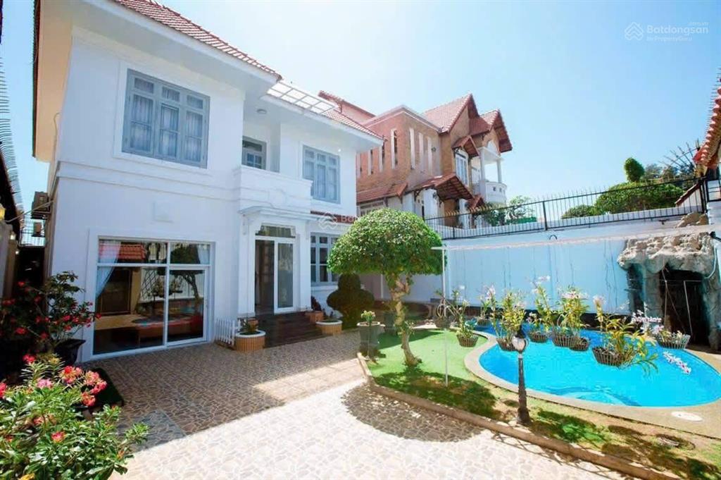 Bán biệt thự biển vip đồi ngọc tước, bãi sau tp vũng tàu, dt 355m2 hồ bơi sân vườn  giá chỉ 36 tỷ