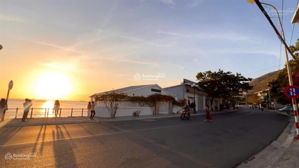 Bán biệt thự 5 tầng view biển trần phú, dt sàn 390m2 (bãi dâu, p5, vũng tàu) nhà mới cách biển 50m