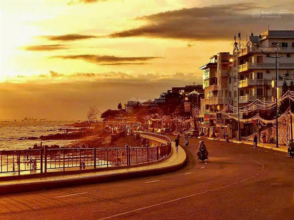 Nhà góc 2 mt cách biển 30m (ngay bãi tắm view biển) hạ long vũng tàu  1 trệt 2 lầu, giá chỉ 16 tỷ