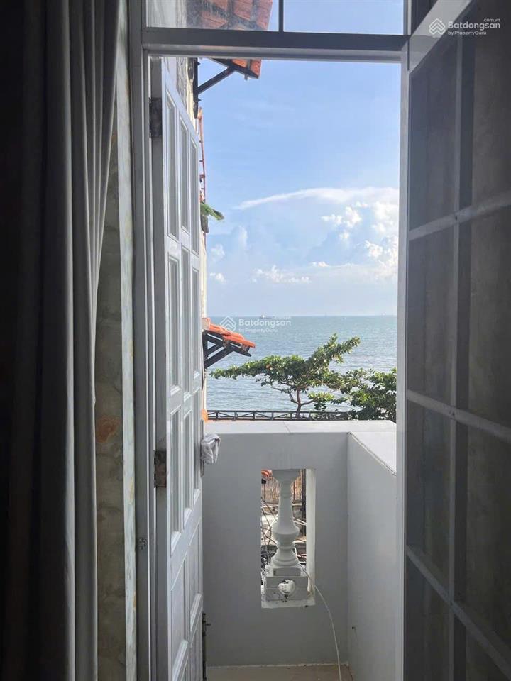 Nhà góc 2 mt cách biển 30m (ngay bãi tắm view biển) hạ long vũng tàu  1 trệt 2 lầu, giá chỉ 16 tỷ
