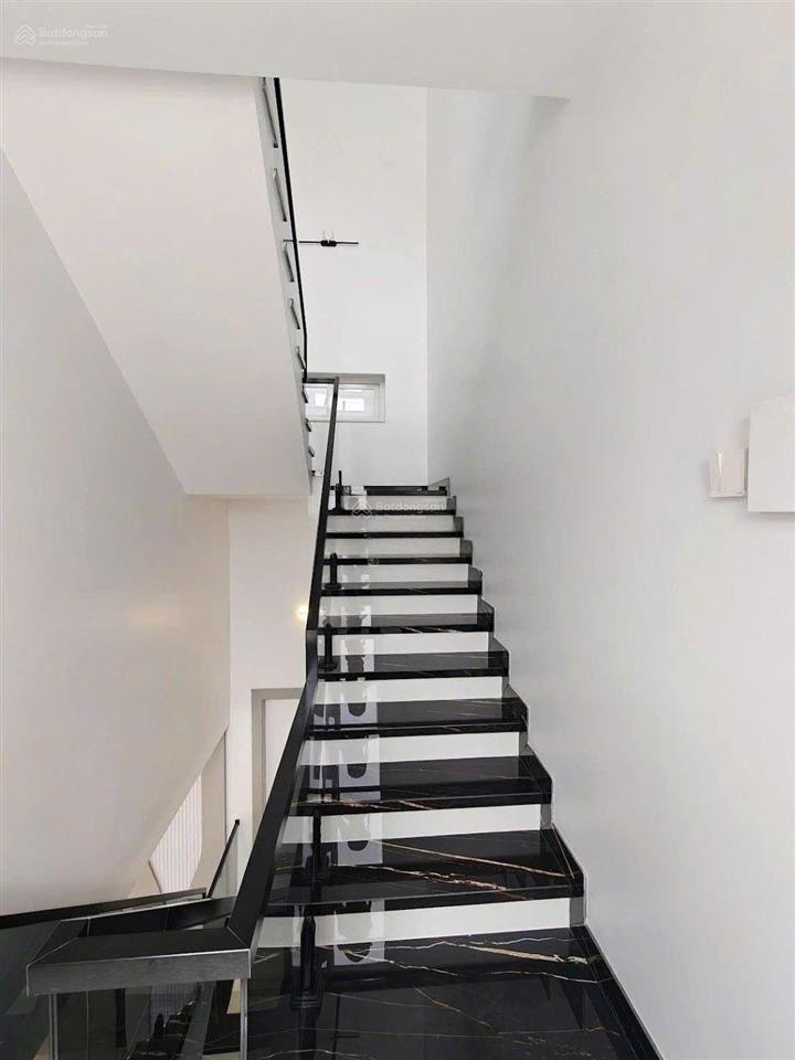 Bán nhà trần phú góc 2 mặt tiền (7.5 x 15.5) nhà mới 100% 1 trệt 2 lầu sổ hồng ful nội thất cao cấp