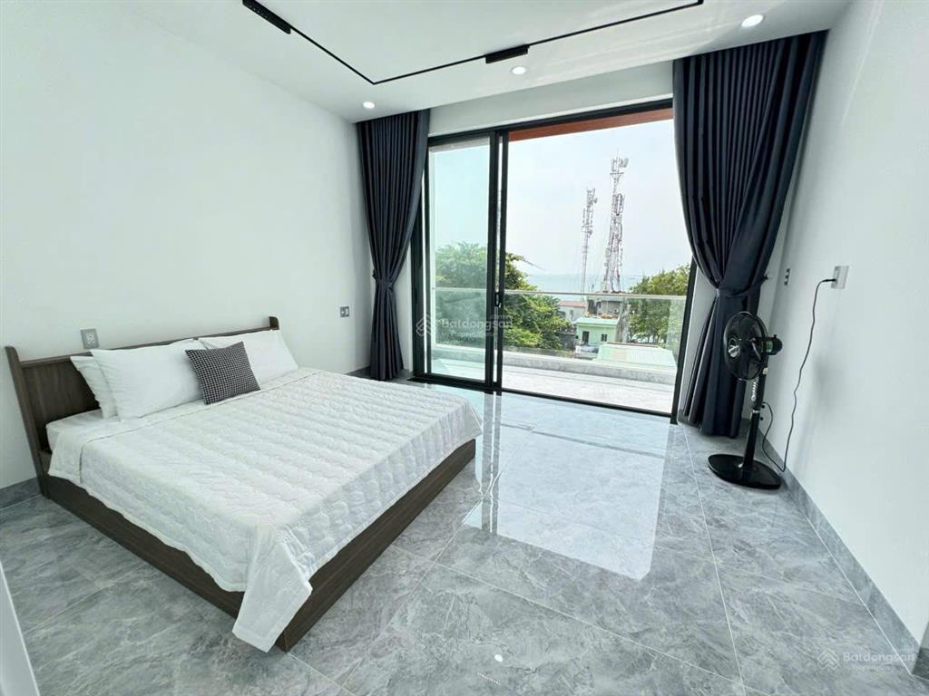 Bán biệt thự trần phú (bãi dâu) mới 100% dt 180m2 (7.5x25m) sổ hồng cc view biển giá rẻ chỉ 20.5 tỷ