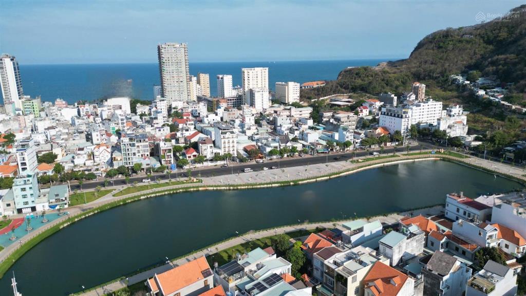 Bán biệt thự lạc long quân 327m2 ngay sát công viên hồ + biển (cách 100m)  sổ hồng hoàn công 28 tỷ