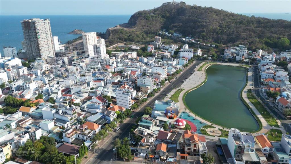 Bán biệt thự lạc long quân 327m2 ngay sát công viên hồ + biển (cách 100m)  sổ hồng hoàn công 28 tỷ