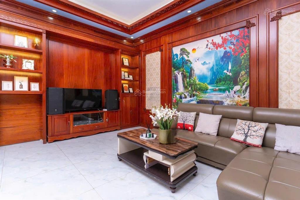 Bán biệt thự lạc long quân 327m2 ngay sát công viên hồ + biển (cách 100m)  sổ hồng hoàn công 28 tỷ