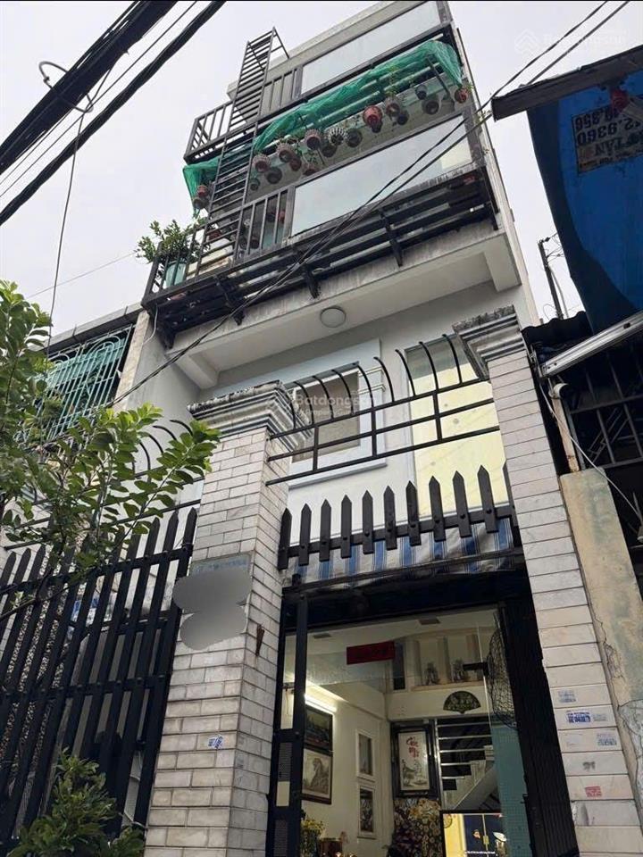 Bán nhà hxh 5m thông đườngphú thọ hòa, p. phú thọ hoà q. tân phú
dt 4mx17m , đúc 4,5 tấm