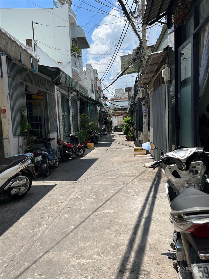 Bán nhà hxh 5m thông đườngphú thọ hòa, p. phú thọ hoà q. tân phú
dt 4mx17m , đúc 4,5 tấm