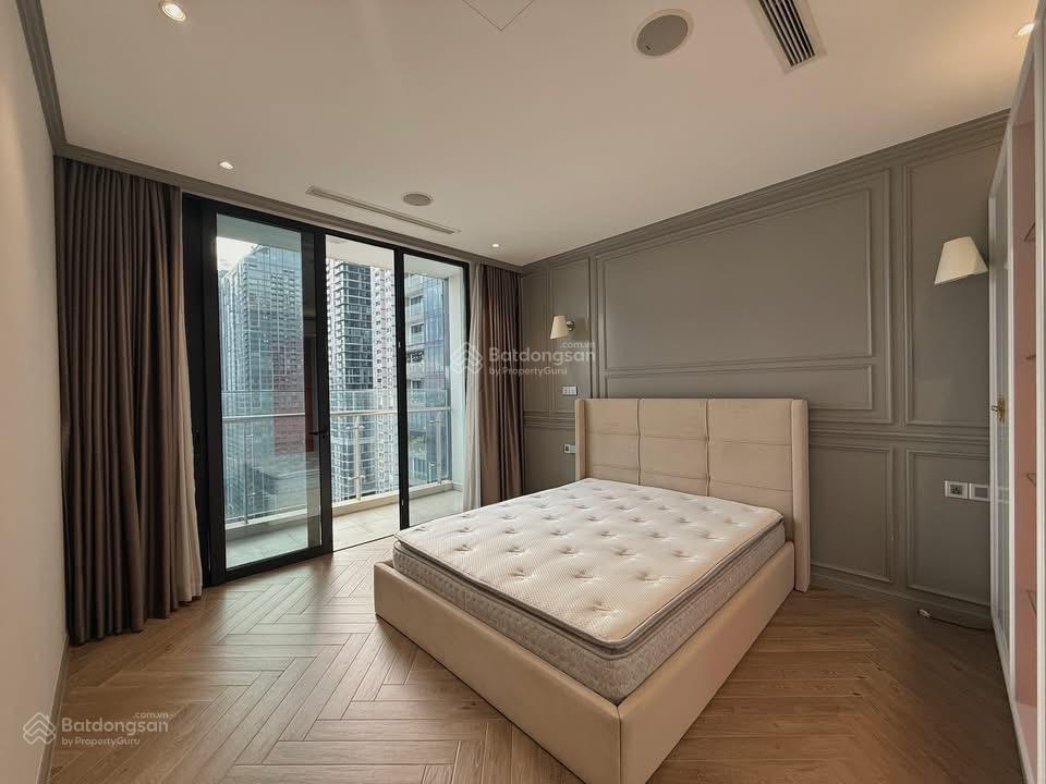 Top 5 căn bán, vòng cung hoa hậu vinhomes golden river quận 1