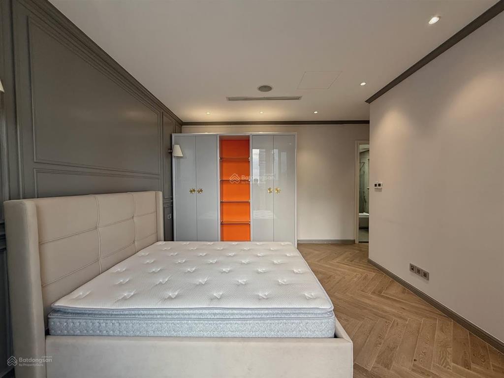 Top 5 căn bán, vòng cung hoa hậu vinhomes golden river quận 1