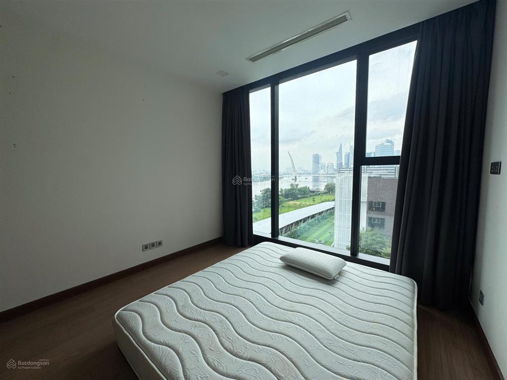 Bán 3pn vòng cung 121m2, vinhomes golden river 37ty