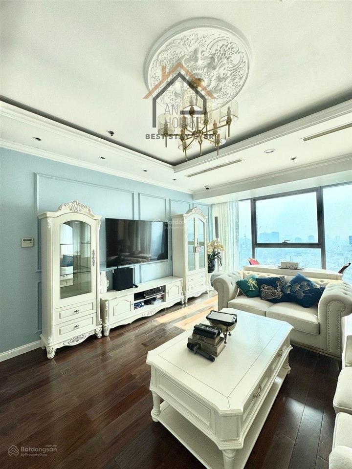 Vừa trống 3pn 175m2, 70tr/th cho thuê vinhomes đồng khởi q1