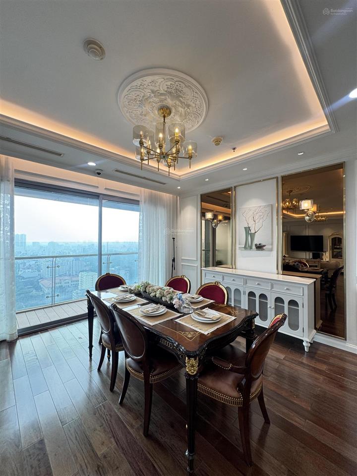 Vừa trống 3pn 175m2, 70tr/th cho thuê vinhomes đồng khởi q1