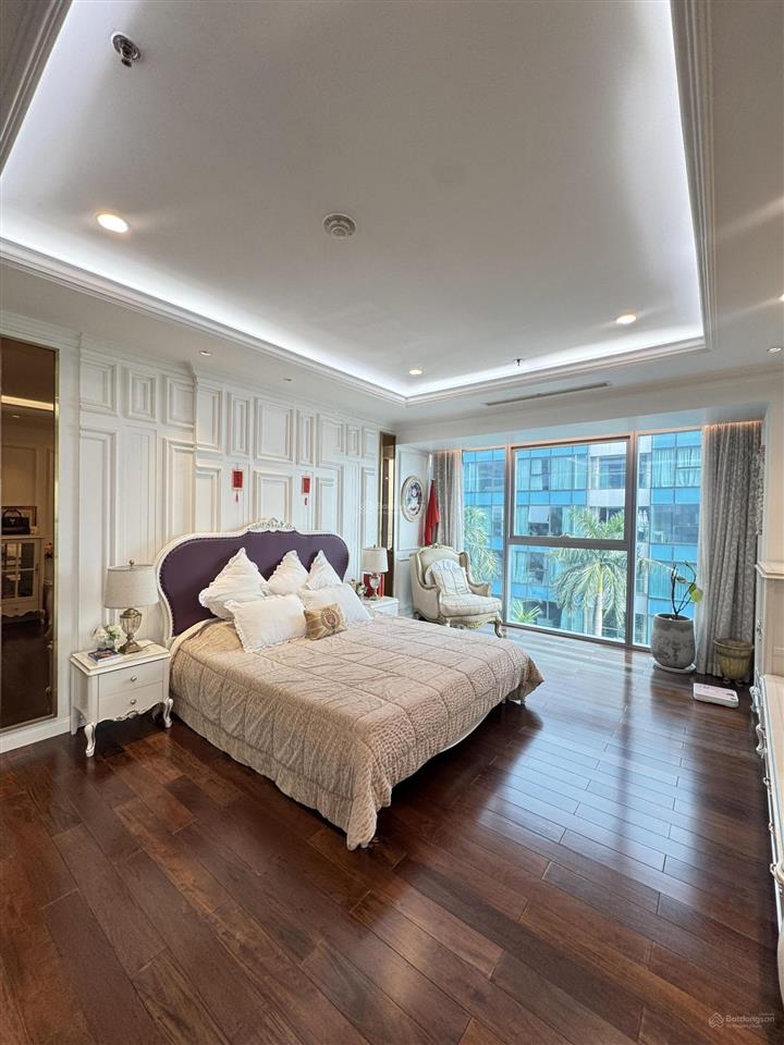 Vừa trống 3pn 175m2 70tr cho thuê căn hộ vinhomes đồng khởi q1