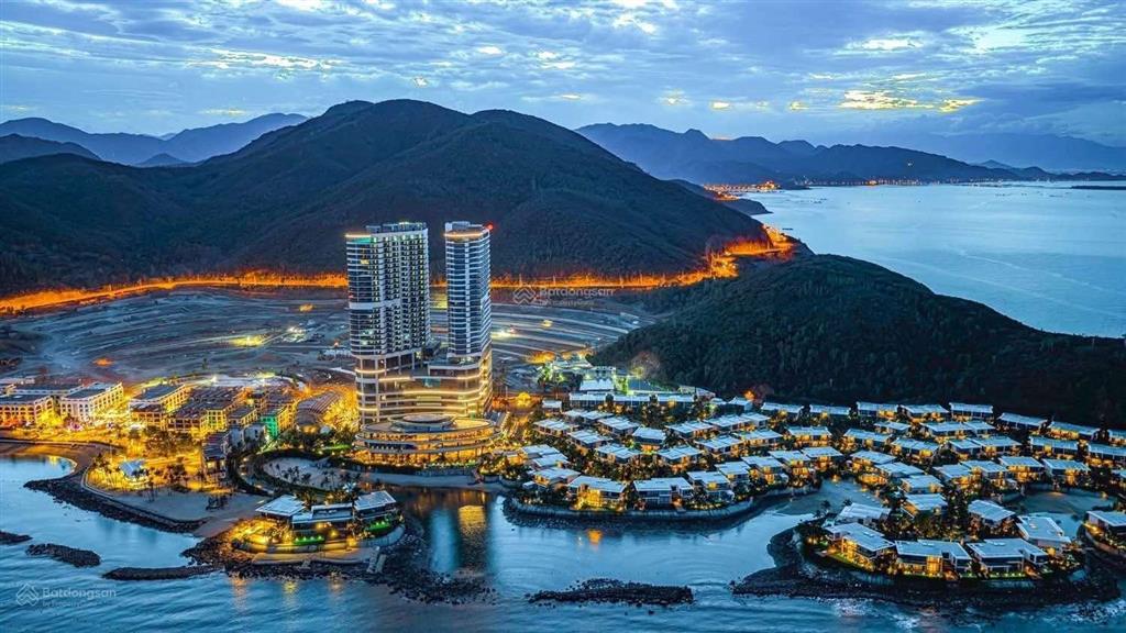 Bán biệt thự biển nha trang. cách biển hơn 100m. nghỉ dưỡng hoặc cho thuê dòng tiền