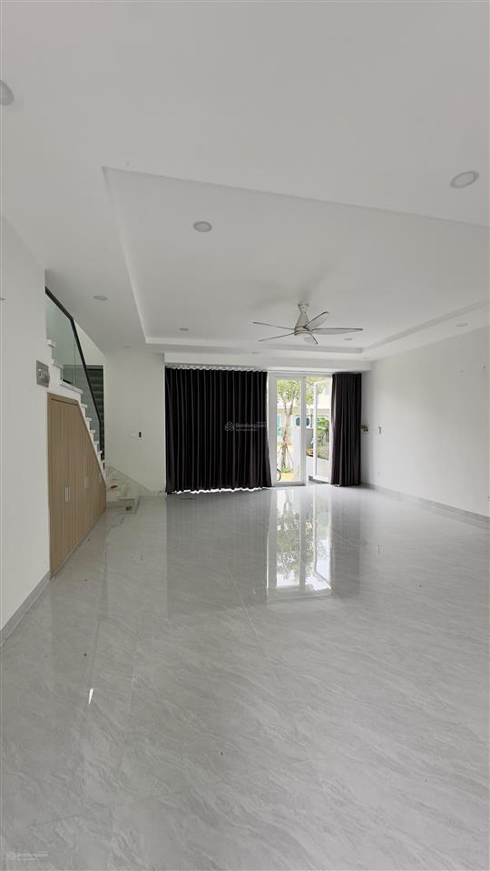 Cho thuê shophouse 3pn, 15 triệu, 105m2 tại dragon village, q9, hcm