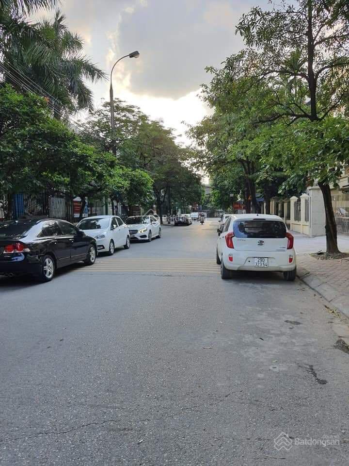 Bán gấp biệt thự 240m2, mt 15m hoàn thiện xây dựng 3,5 tầng. đ/c kđt đặng xá, gia lâm. gía 25 tỷ