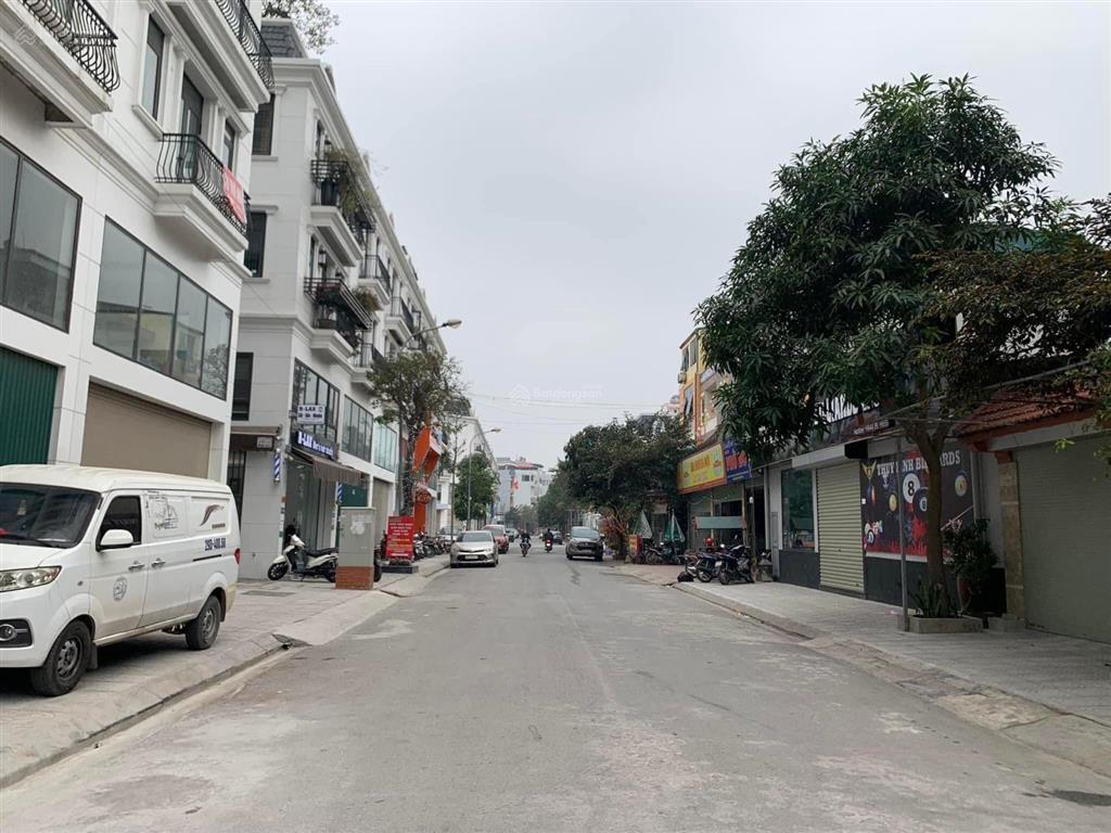 Bán gấp nhà hoàn thiện đẹp, kinh doanh đông đúc. dt 90x4,5tầng/mt 6m/trung tâm trâu quỳ/gia lâm