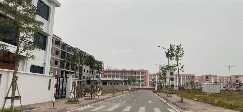 Bán gấp lô đất vị trí đẹp dt 120m2/mt 6m đường 15m/trung tâm 31ha/sát trường học, giá 17,5 tỷ