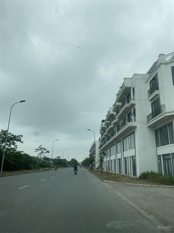 Bán gấp căn 2 mặt tiền trước sau, view công viên dt76m mt 5mx4,5t, đường 22m gia lâm, giá 21,3 tỷ
