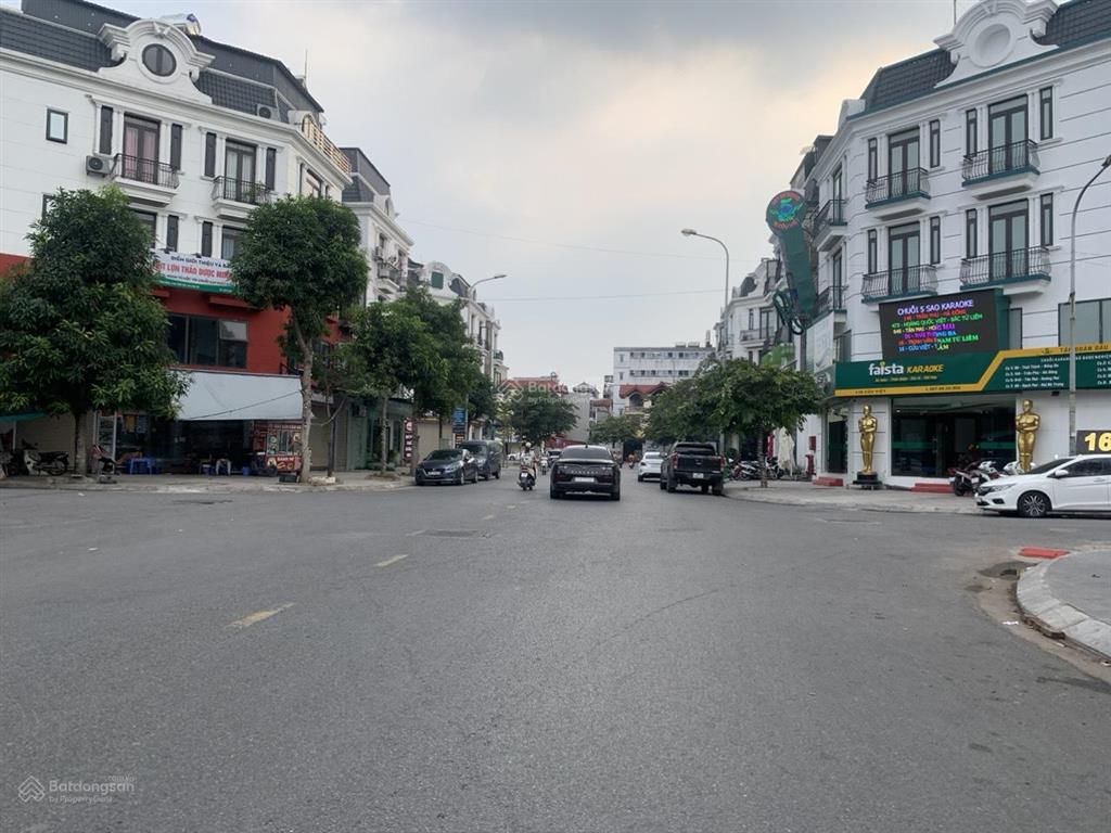 Bán gấp giá 20 tỷ căn 4,5 tầng gần hồ điều hòa dt 90m2 mt 6m trâu quỳ, gia lâm