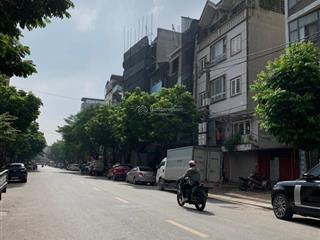Bán căn 5 tầng cho thuê 1,8 tỷ/năm/ dt211m2/mt9m/trung tâm trâu quỳ/giá bán25 tỷ / đường thông