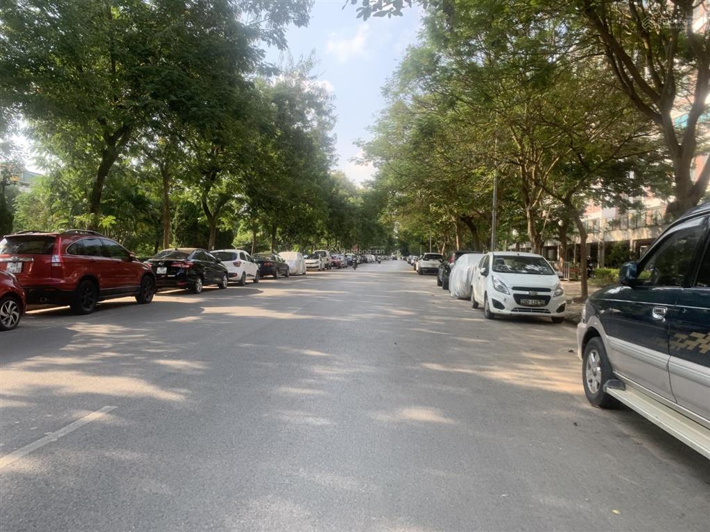 Giảm sốc 1tỷ cho khách mua trong tháng khu 31ha/dt 107m2 mt 5.3m giá 18 tỷ, nhà cho thuê ổn định