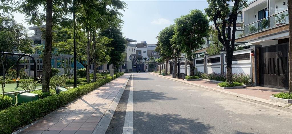 Bán gấp nhà 3,5 tầng mặt đường 40m kinh doanh siêu khủng 175m2 /mt12,5m/giá32 tỷ/kđt đặng xá .