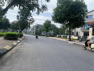Bán nhanh căn biệt thự 2 mặt trước sau view vườn hoa 242m2/mt 10,5m giá 130tr/m2, ở và kinh doanh.