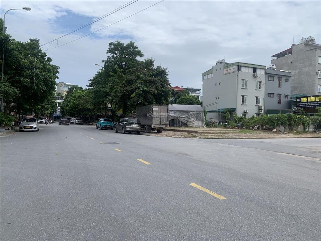 Bán gấp 280m2/mặt tiền 12m / đường 20m/ làng nghề kiêu kỵ/ gia lâm/ sát vinhomes/ giá 10.3 tỷ