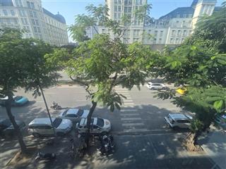 Cho thuê văn phòng 68m2, tầng 3, 68 m2, số 47 mặt đường mễ trì, đối diện the manor