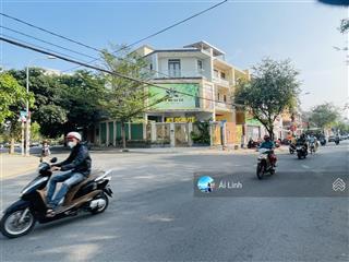 Tòa nhà 4t có hầm mặt tiền đs 12 gần tô ngọc vân vành đai 2 ngay coopmart tam bình sẵn hđt 30tr/th