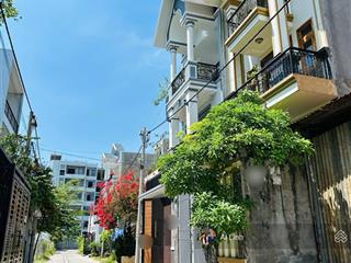 Bán gấp nhà linh đông 1 hầm 3t thang máy gần vành đai 2  phạm văn đồng dt(5x20m) hxh 5m view sông