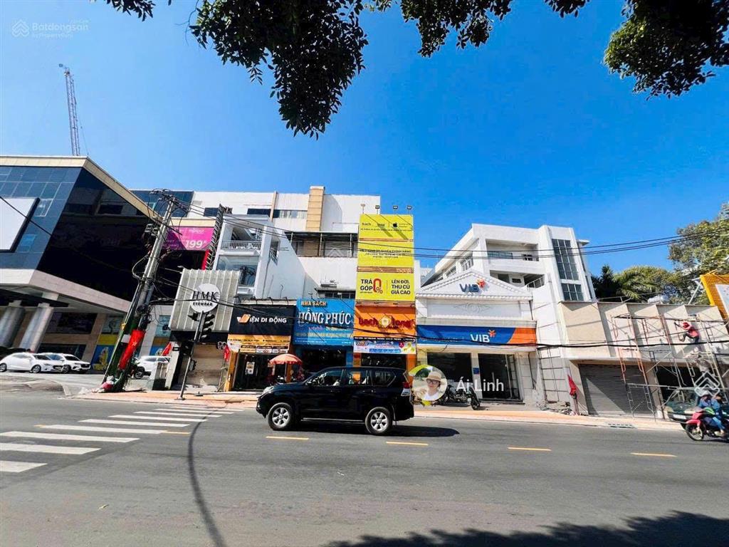 Tòa nhà 4 tầng mặt tiền kd võ văn ngân cạnh vincom thủ đức gần ga metro sẵn doanh thu 190tr/th