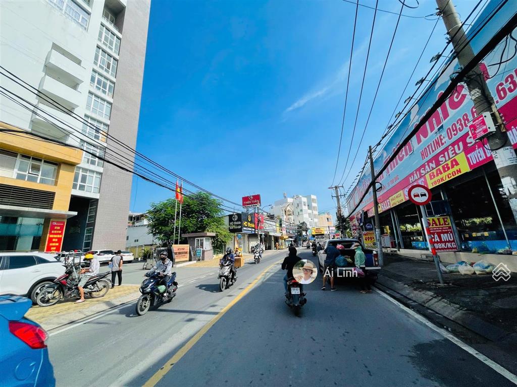 Tòa nhà kha vạn cân 24p+nhà 3 tầng có thang máy trung tâm linh chiểu gần đh cảnh sát tn sẵn 90tr/th