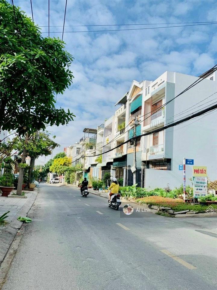 Gấp  bán nhà mặt tiền dt (5.2x20) kế khu areco đào trinh nhất  phạm văn đồng sẵn dòng tiền  shr