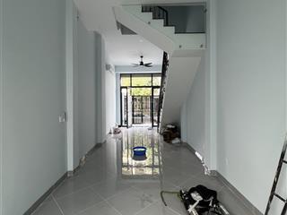 Cho thuê văn phòng tại mt nguyễn tuyển, 60m2, sân đậu xe rộng rãi, view đẹp