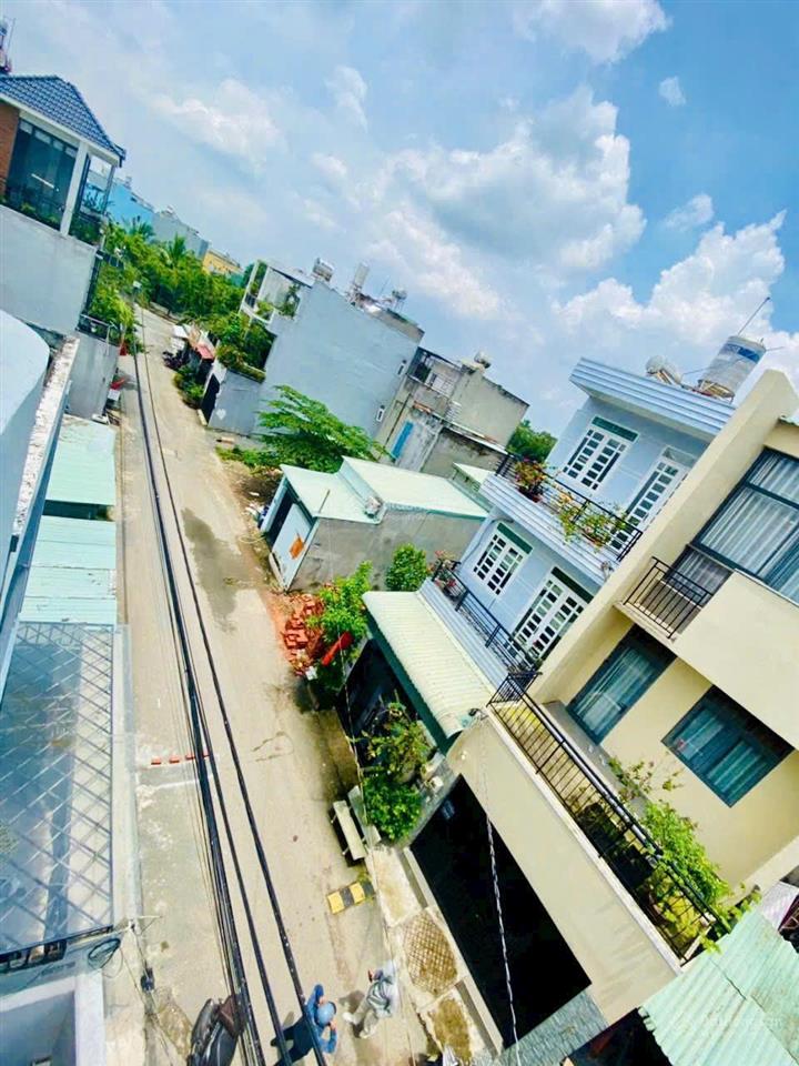 Cần bán gấp trong tháng căn nhà phố 50m2, 1t2l, 4pn, 3wc sau lưng chợ long trường.