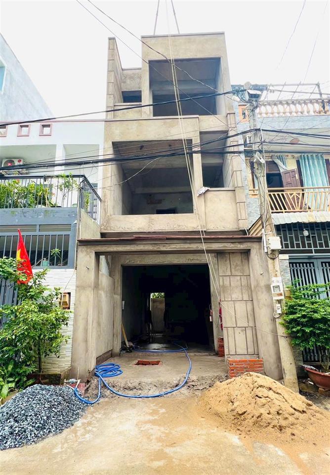 Cần bán gấp trong tháng căn nhà phố 50m2, 1t2l, 4pn, 3wc sau lưng chợ long trường.