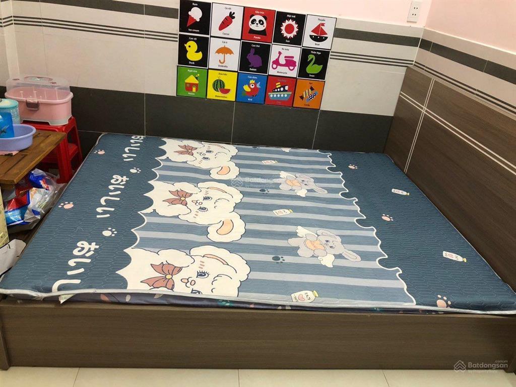 Cần bán gấp nhà phố 1trệt 1lầu diện tích 20m2, đường nguyễn văn quá ,giá 1tỷ750,sổ hồng riêng.