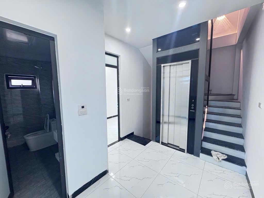 Bán nhà quang tiến, 39m2, 5 tầng thang máy, giá 6.5 tỷ, nhà mới ở ngay, ô tô đỗ gần, full tiện ích