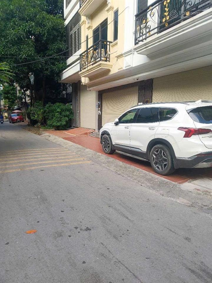 Bán nhà ngọc trục, 52m2, giá 9.05 tỷ, nhà đẹp dân xây, 2 mặt thoáng, ô tô sát nhà, an sinh đỉnh