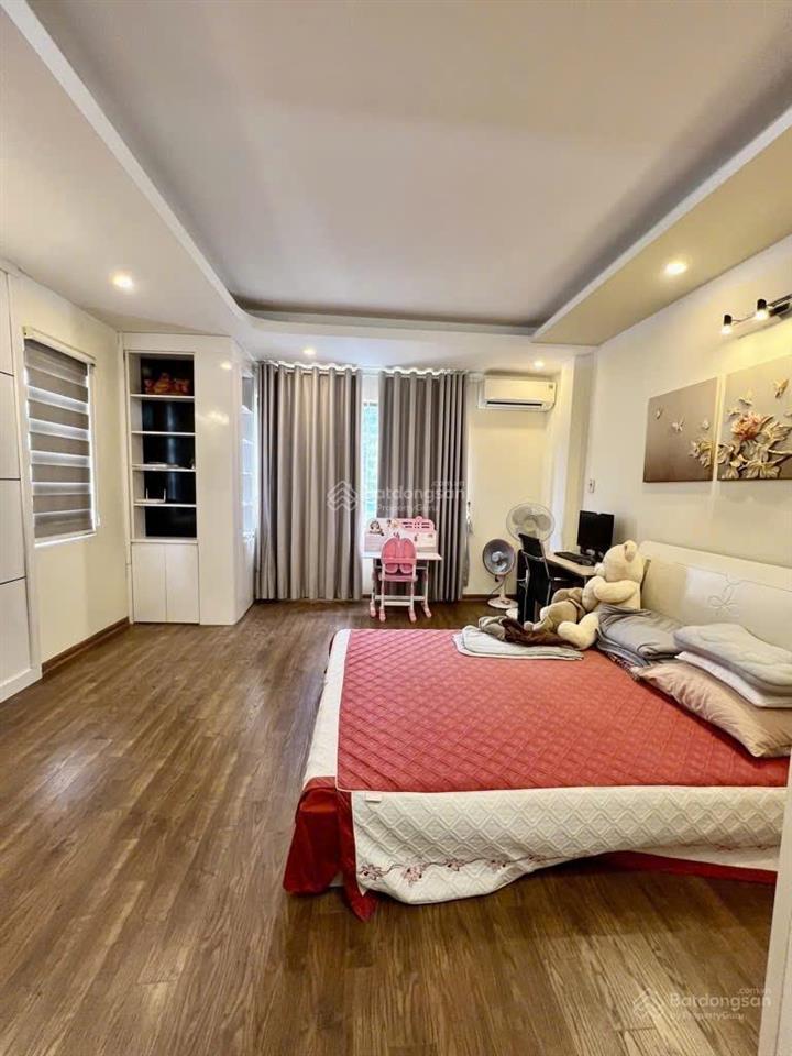 Bán nhà ngọc trục, 52m2, giá 9.05 tỷ, nhà đẹp dân xây, 2 mặt thoáng, ô tô sát nhà, an sinh đỉnh